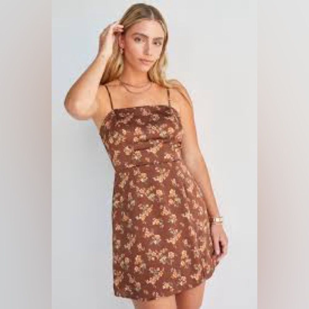Francesca's Mi ami Women's Taylor Square Neck Satin Floral Mini Dress Size Large